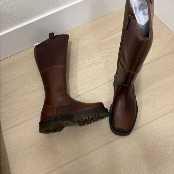 Dr. Martens Amaayah Hi Boots in brown - NWB - Picture 10 of 10